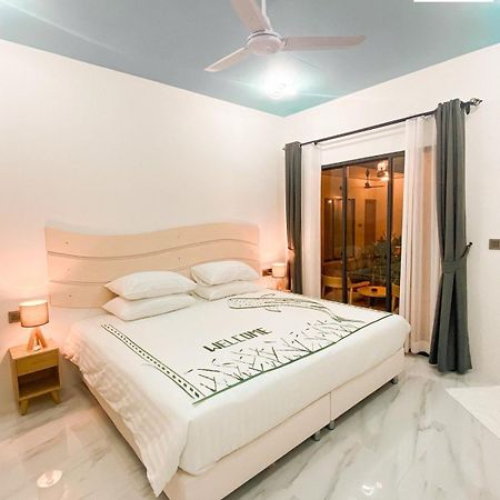 Infinity Beach Dhigurah Dhigurah  Exterior foto
