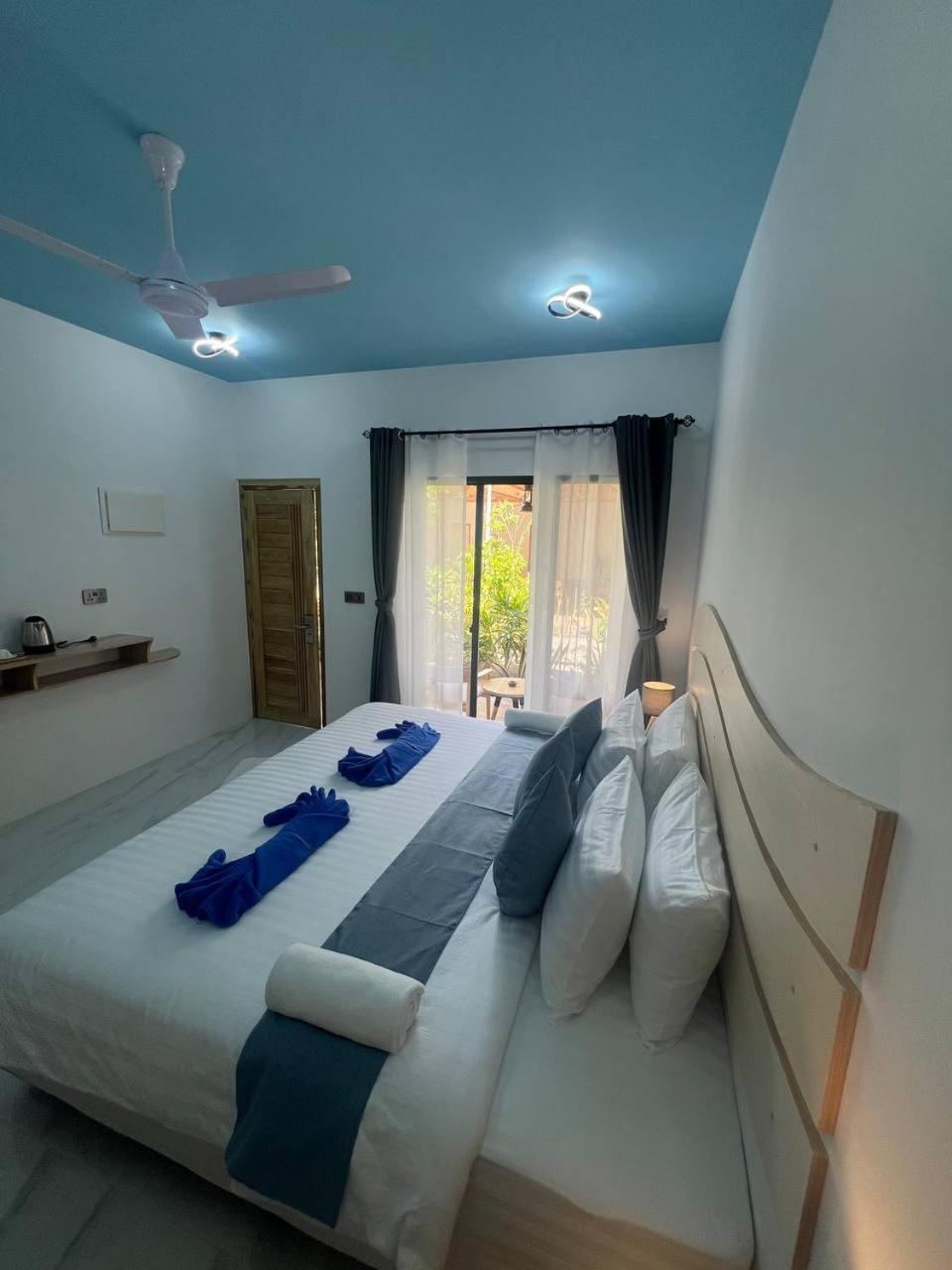 Infinity Beach Dhigurah Dhigurah  Exterior foto